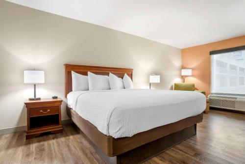 Econo Lodge Moss Point - Pascagoula - main image