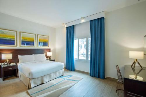 2 queen beds