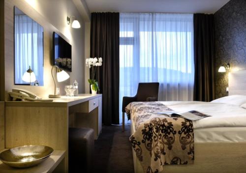 2 twin beds
