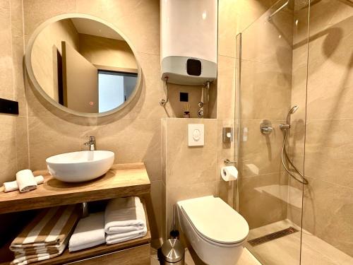 560923067 Hotel Medistone
