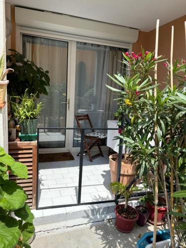 Monte-Carlo confortable apartment air-conditioned, beach 8 mn by foot