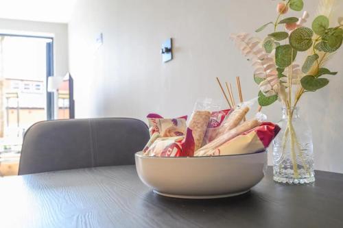 City Centre Deluxe with amazing Garden Terrace - Pass the Keys, Лидс (фото 11)