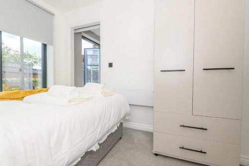 City Centre Deluxe with amazing Garden Terrace - Pass the Keys - image 3