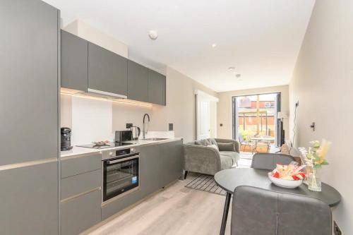 One-Bedroom Apartment image 10