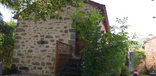 Ancienne grange réhabilitée, piscine et jardin