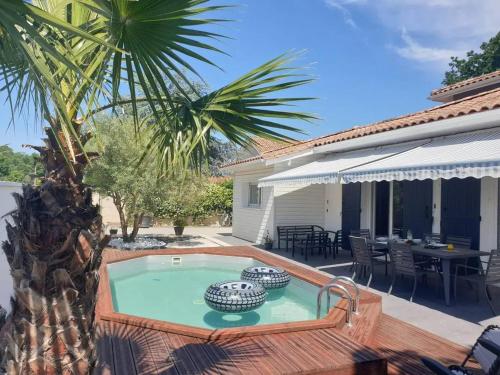 Villa de 5 chambres avec piscine privee jardin clos et wifi a Saint Medard en Jalles - Location, gîte - Saint-Médard-en-Jalles