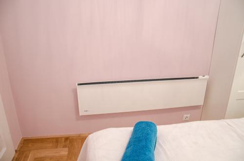 Blue Luxury Apartment - image 5