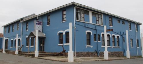 Exterior view, Oceanic Flashpackers accommodation in West Bank Village