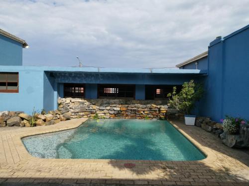 Oceanic Flashpackers accommodation in West Bank Village