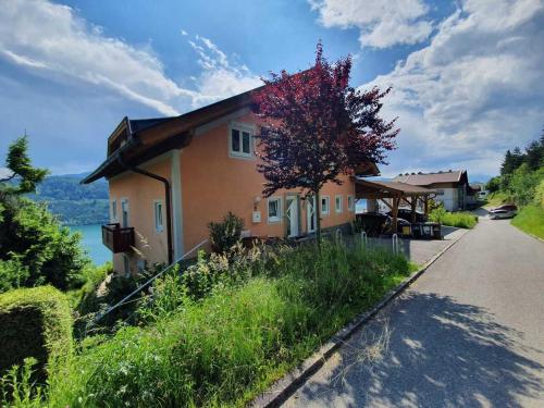 Haus Kraller-Urlaub mit Seeblick in Millstatt am See, Österreich