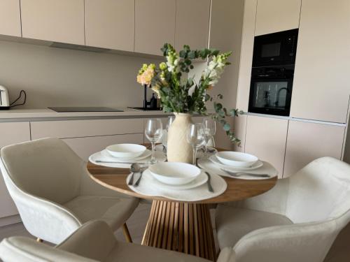 Rentero NEW Modern, River View APT near Prague City Center, Praha (fotografie 9)