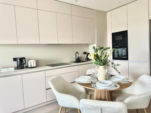 Rentero NEW Modern, River View APT near Prague City Center, Praha (fotografie 6)