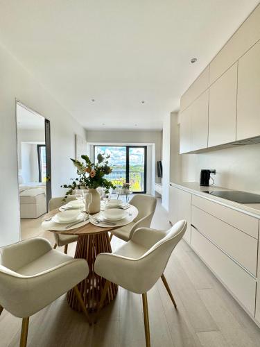 Rentero NEW Modern, River View APT near Prague City Center, Praha (fotografie 3)