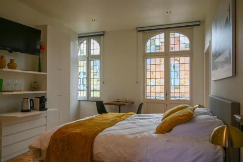 1 queen bed