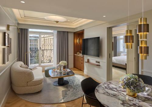 Corner Suite with Balcony