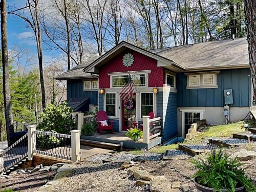 Acorn Cottage in Oakland, USA