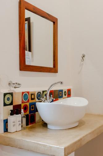 Deluxe Double or Twin Room image 7