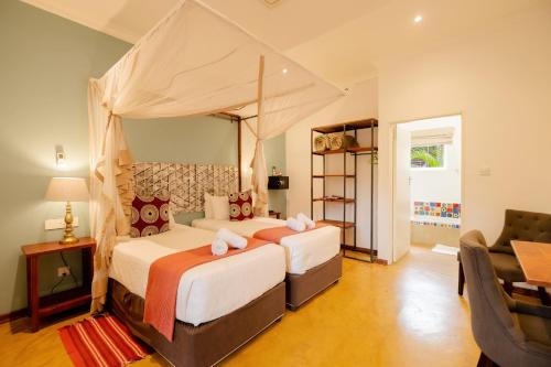 Deluxe Double or Twin Room room in PheZulu Guest Lodge
