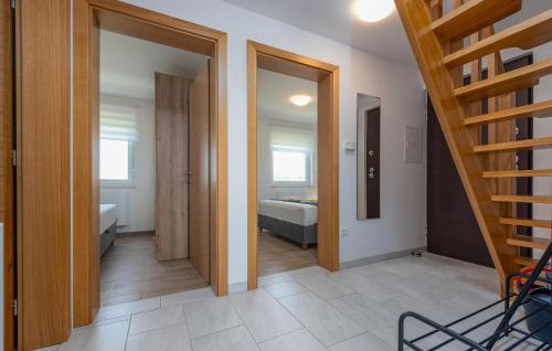 Viesnīcas āriene, Gorgeous Apartment In Mandre With Wifi in Mandre (Kolan)