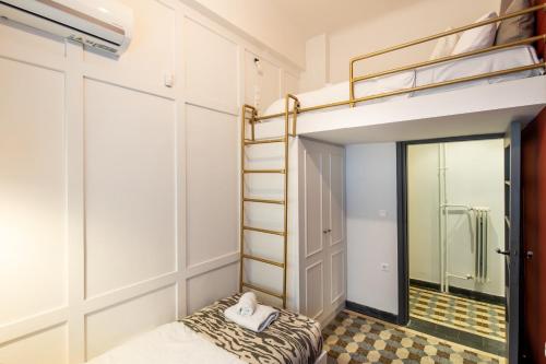 Meadows - Luxury 3-Bedroom Apartment in Athens - image 3
