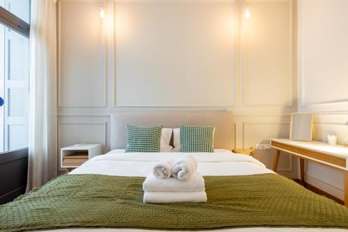 Meadows - Luxury 3-Bedroom Apartment in Athens - image 9