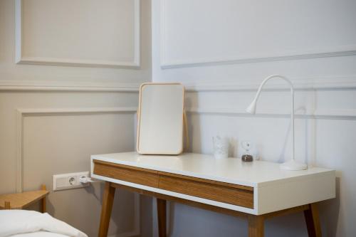 Meadows - Luxury 3-Bedroom Apartment in Athens - image 11