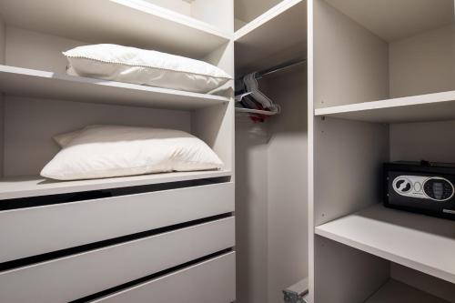 Meadows - Luxury 3-Bedroom Apartment in Athens - image 13