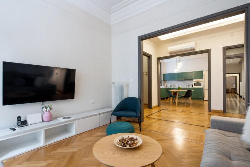 Meadows - Luxury 3-Bedroom Apartment in Athens - image 9