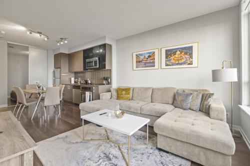 Modern Lillian St Apartments by GLOBALSTAY