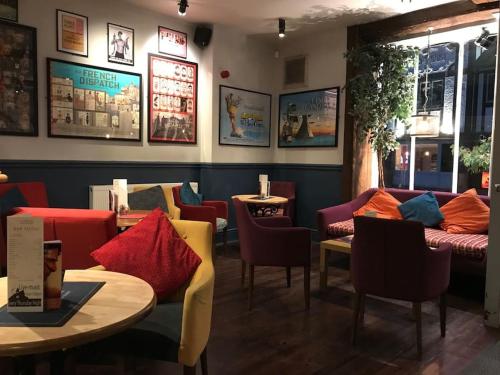 Restaurante, Swanky & Spacious Luxury 3 Bed in Uckfield