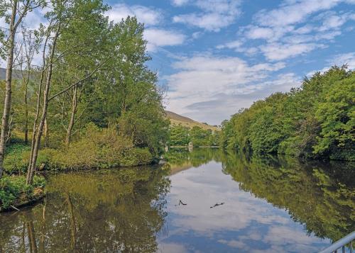 Dovestone Holiday Park