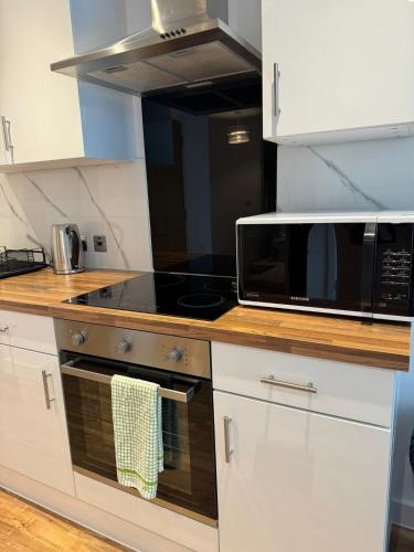 Penthouse height Flat, City View Balcony, Quiet, Free Wifi, Gym & More Minimalistic Home, Манчестер (фото 11)