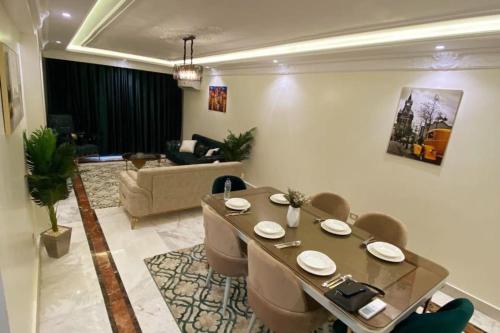 Luxury 3 bedroom Apartment with a great Seaview* in Al-'Amriyah