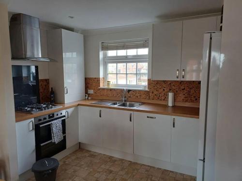 Kjøkken, Arundel Central Apartment with parking in Arundel