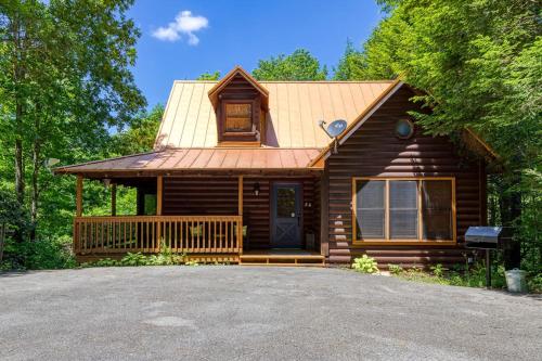 Moonrise Cabin- Hot Tub, Arcade, 685 FREE tickets each paid day!!! image