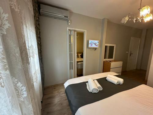 Standard Quadruple Room image 6