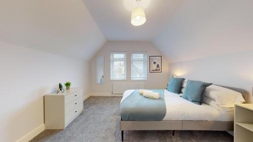 Impressive Two Bedroom | WiFi near Roath Park