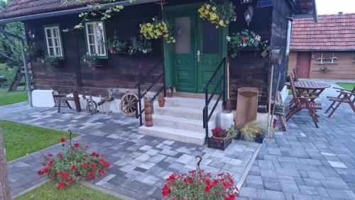 Holiday home Hižica v plavem trnacu (Holiday home Hizica v plavem trnacu) in 哥納亞斯圖貝卡