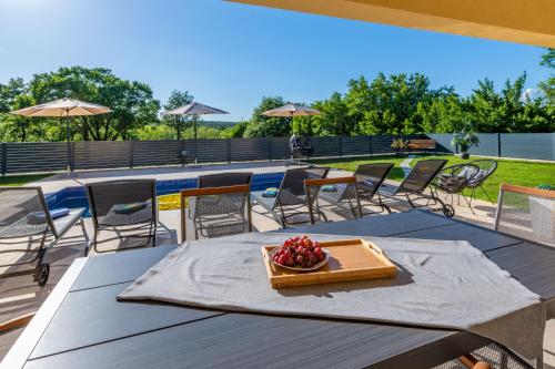 المرافق, Villa Una, a charming villa surrounded by nature in Vinez