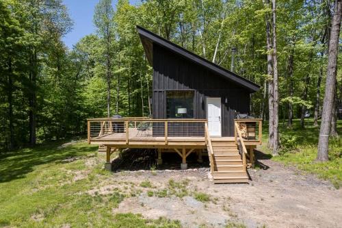 Lexie by Summer - Modern Rustic Tiny Home in Roscoe, USA