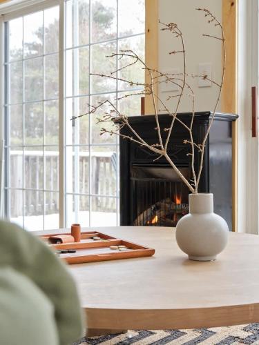 Private Modern Home with Fire Pit by Summer in Cornwallville, USA