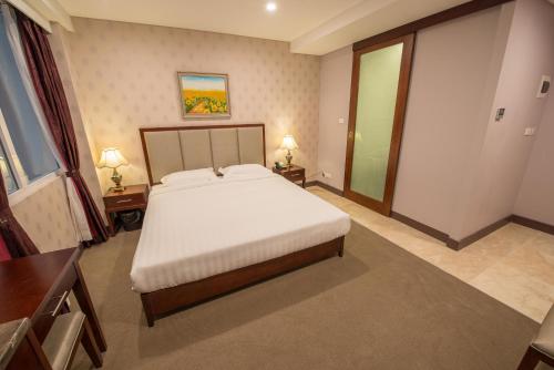 Megaboom City Hotel - image 6