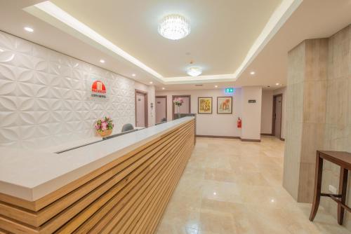 Megaboom City Hotel - image 4