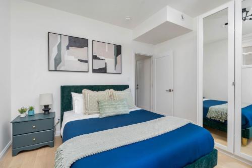 Spacious 3BDR Sleeps 6 with Patio By Little Italy!