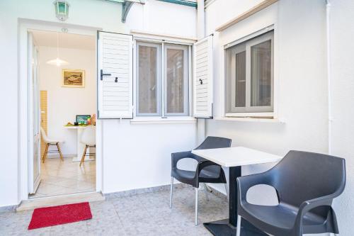 Jele Rooms 1 2