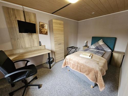 MONTEURWOHNUNG an der Wasserburg WEILERSWIST-METTERNICH, E-LADESTATION, Nähe PHANTASIALAND, PALMENPARADIES Euskirchen MONTEURWOHNUNG an der Wasserburg WEILERSWIST-METTERNICH, E-LADESTATION, Nähe PHANTASIALAND, PALMENPARADIES Euskirchen