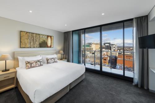 Photo - Oaks Adelaide Horizons Suites