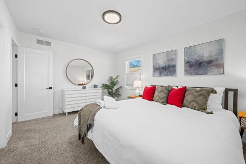 6224 S Datura St 6224 S Datura St