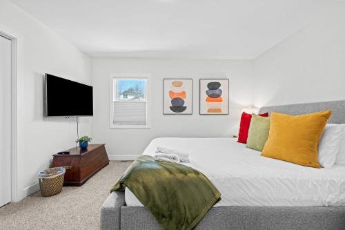 6224 S Datura St 6224 S Datura St