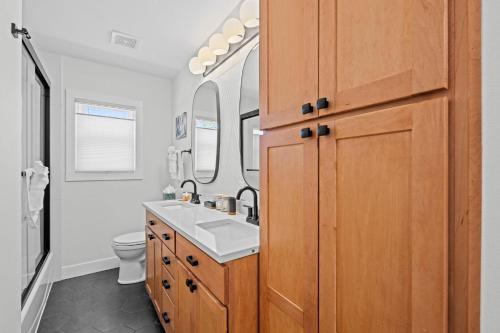 6224 S Datura St 6224 S Datura St